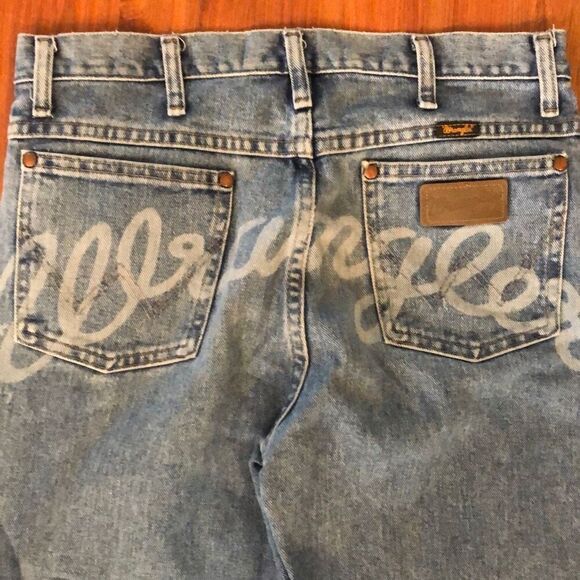 Wrangler limited edition Urban outfitter jeans size 32x32 ￼ - Picture 2 of 4